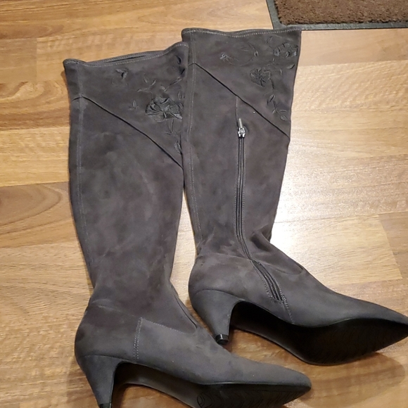 Impo Edeva Embroidery gray over the knee boots. Size 7 - Picture 5 of 12